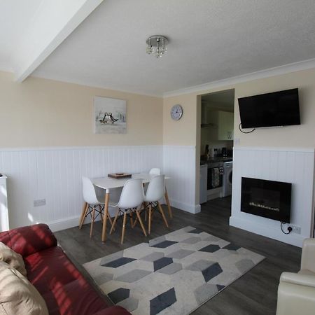 Relaxing Chalet On Popular California Sands Short Stroll To Beach, Nr Norfolk Broads & Great Yarmouth Scratby Exterior foto
